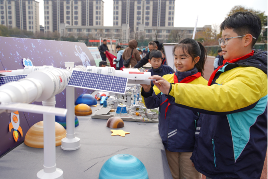賈汪區(qū) 2025 年中小學(xué) “泉” 源科技月暨第四屆科技文化節(jié)啟幕421.png