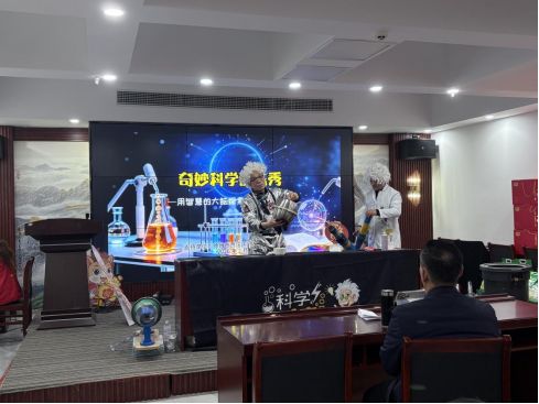 賈汪區(qū)科協(xié)舉辦 “文韻筑夢(mèng) 科創(chuàng)啟智” 冬令營(yíng) 點(diǎn)亮青少年寒假生活155.png